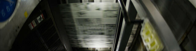 コミックスが印刷される瞬間をハイスピードカメラで撮影