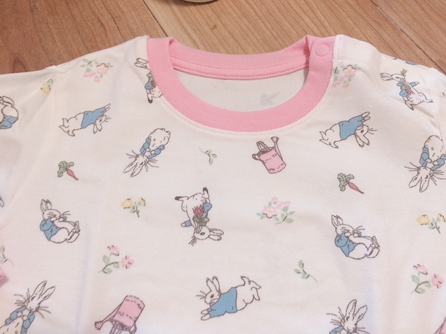 【UNIQLO（ユニクロ）ベビー用パジャマ】肩ボタンつきで着せやすい