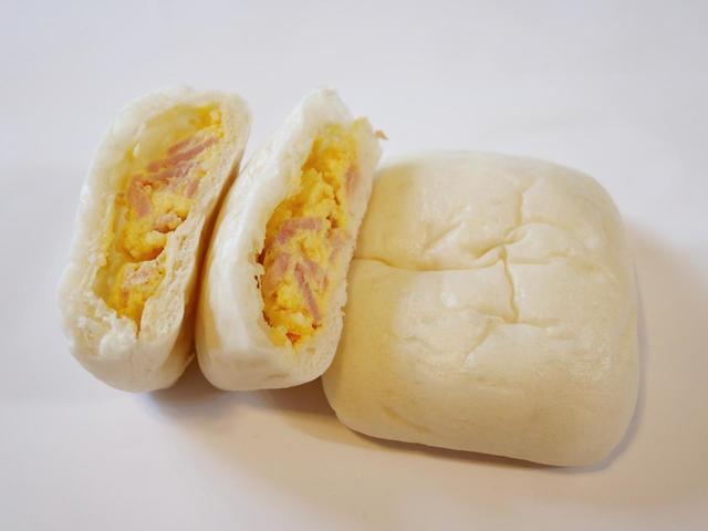 「ハムエッグのしっとりパン　2個入」ローソン・ナチュラルローソン