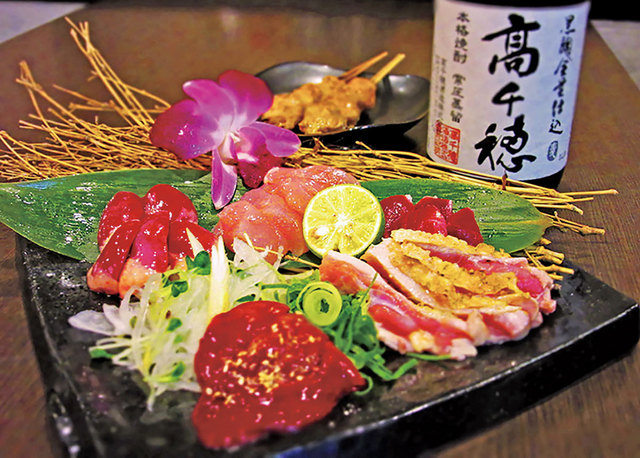 【天神橋筋六丁目】焼鳥×バール torico358　名物！ 鶏刺し5種盛合せ　1390円