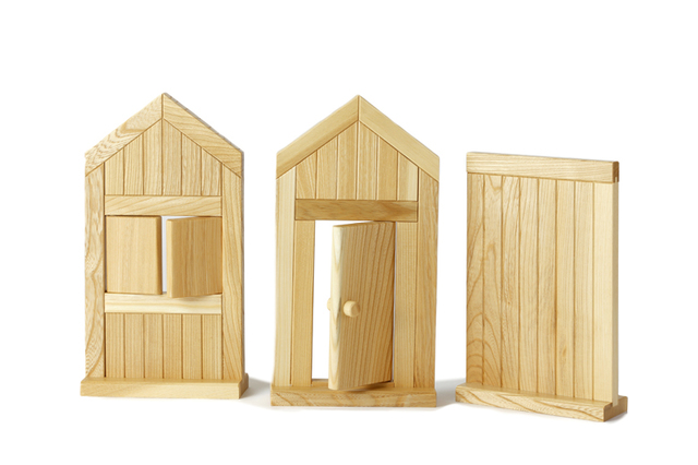 【林野庁長官賞】おうちごっこ（寺内定夫の木のおもちゃ　てのひらえほん）