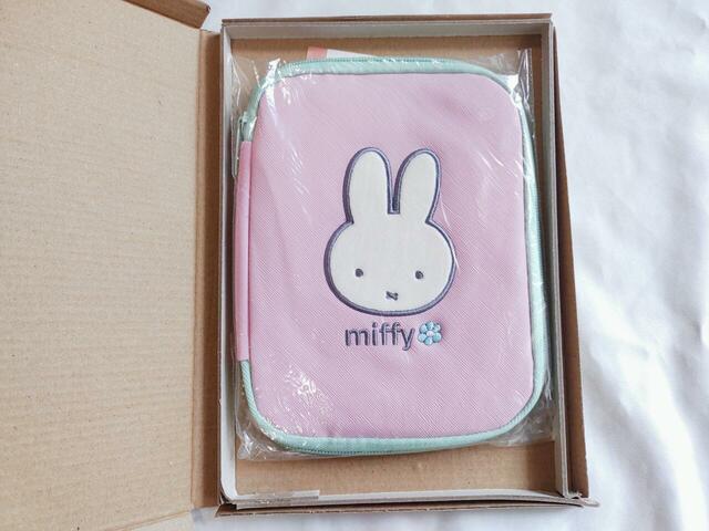 透明の袋で丁寧に梱包されていた