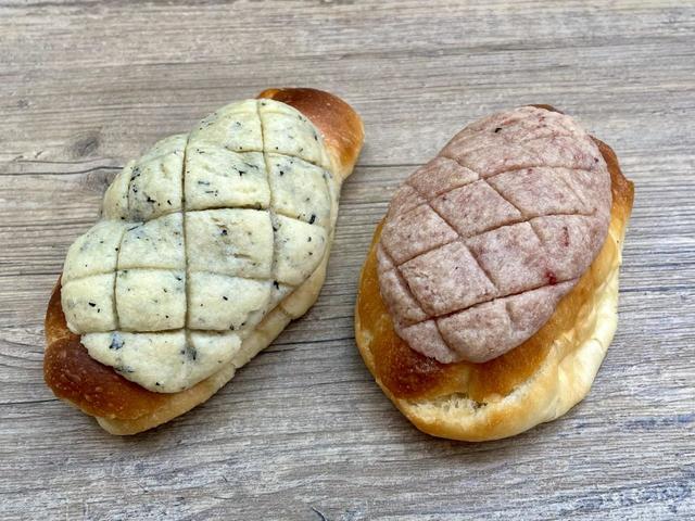 【PARKER HOUSE BUTTER ROLL(パーカーハウスバターロール)】「ラム酒香る大人のメロンパン」(左)と新作「いちごぱん」