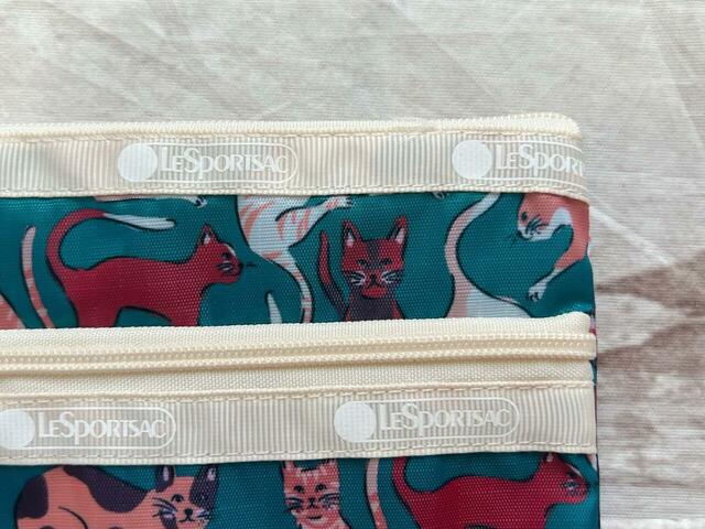 集英社×レスポコラボ初！2段テープのロゴがあしらわれています