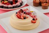 「レアチーズムース」＜期間：2026年3月2日～4月5日＞【“あまおう”を含む旬のいちご3種を食べ比べ♪USJオフィシャルホテルで「いちごブッフェ 2026」開催！】