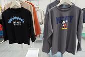 左:Disney長袖クルーネックTシャツKids　右:Disney裏毛スウェットKids