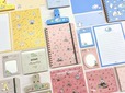 【ムーミン新作文具】キャラクターの魅力を引き立てる多彩なアートをパターンにさりげなく盛り込んだ新作文具が登場!