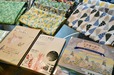 布の他に本も出版