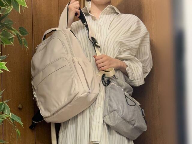 【ワークマン 軽量3レイヤーポケットマザーズリュック】ショルダーベルトにバックルが付いているので、抱っこ紐やショルダーバッグを掛けたままでもリュックを下ろせて便利!