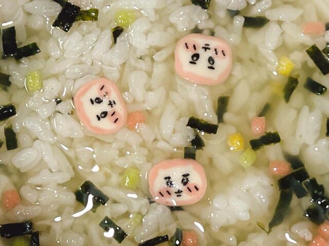 味のある表情のちいかわかまぼこに癒されます♪