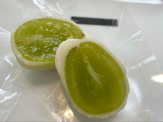 【季節のフルーツ大福6種　3800円（税込）】シャインマスカット