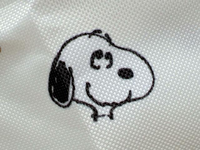 上を向いて笑っている表情も！