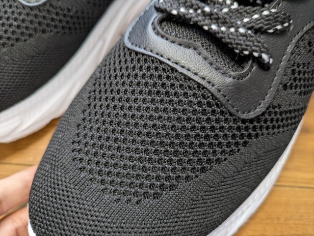 【ワークマン ガレラスシューズライト2】アッパーは通気性のあるメッシュ仕様で、ムレにくいつくりです◎