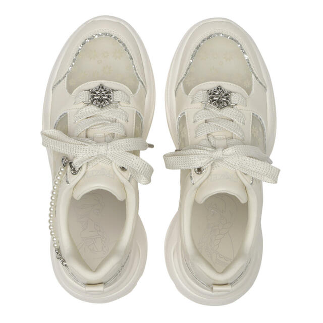 シアーボリュームスニーカー 11,000円｜ABCマート「ディズニー フローズン アート コレクション BY 中川翔子」