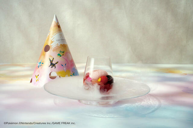 「イーブイフレンズのマチェドニアパフェ」＜期間：2024年9月17日～11月30日＞【イーブイやエーフィのケーキも♪“イーブイフレンズ”のスイーツ＆セイボリーに心ときめく『イーブイフレンズ アフタヌーンティー』開催】