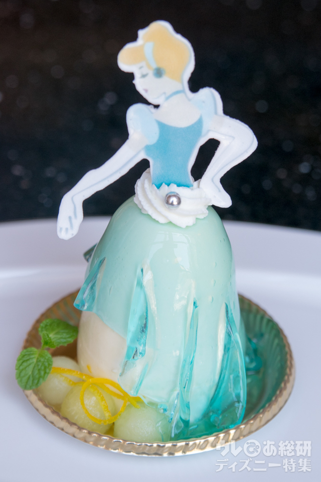 ハイピリオン・ラウンジ スペシャルケーキセット 1,700円｜ディズニーアンバサダーホテル