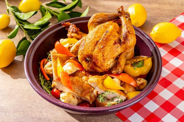 「ローストチキン スカルパリエッロ～靴職人風ガーリックとハーブ、ビネガーのソース～」＜期間：2026年3月12日～5月14日＞【美しい海と太陽が育んだ“南イタリアの美食”を心ゆくまで堪能！ヒルトン名古屋で「スプリングランチ＆ディナービュッフェ」開催！】