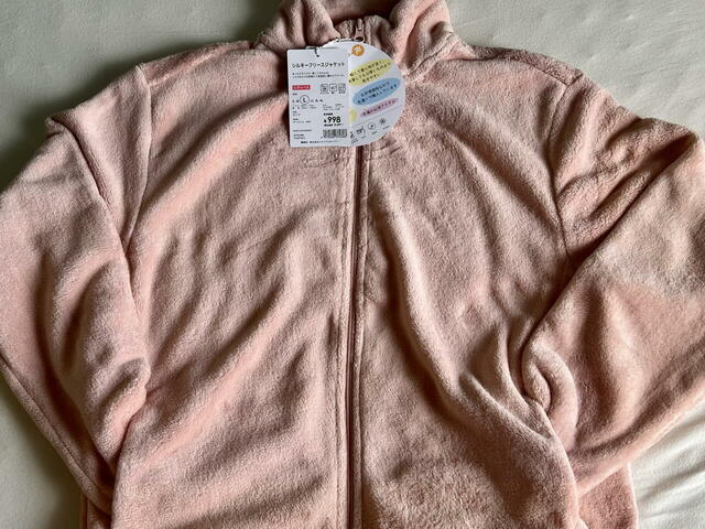 【トライアル WOMEN シルキーフリースジャケット】着膨れしないシルエット。