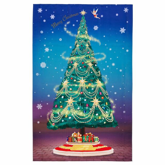 タペストリー 3,000円|「ディズニー・クリスマス」スペシャルグッズ|東京ディズニーリゾート40周年“ドリームゴーラウンド”|発売日:2023年11月7日(火)|販売店舗:東京ディズニーランド「ディズニー&カンパニー」、東京ディズニーシー「ヴァレンティーナズ・スウィート」