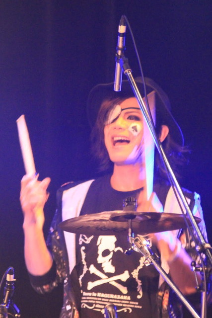 Jin-Machine（二日目）　ルーベラ・木村・カエレ（Dr）