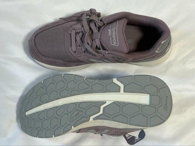 【New balance 880 v6 TW6】アウトソールは防滑性・耐久性・屈曲性を備えています◎