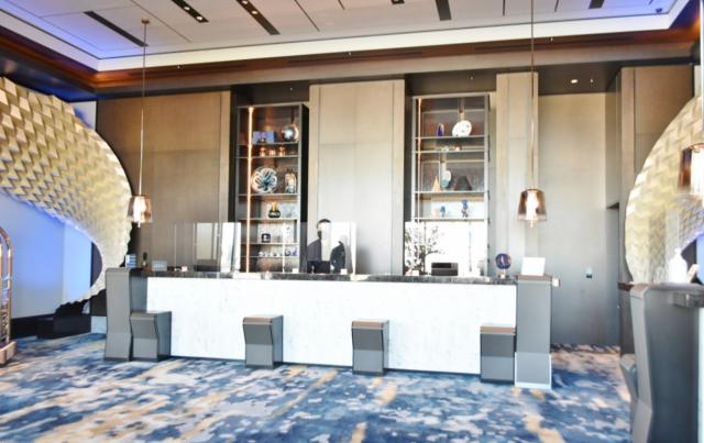 チェックインカウンター