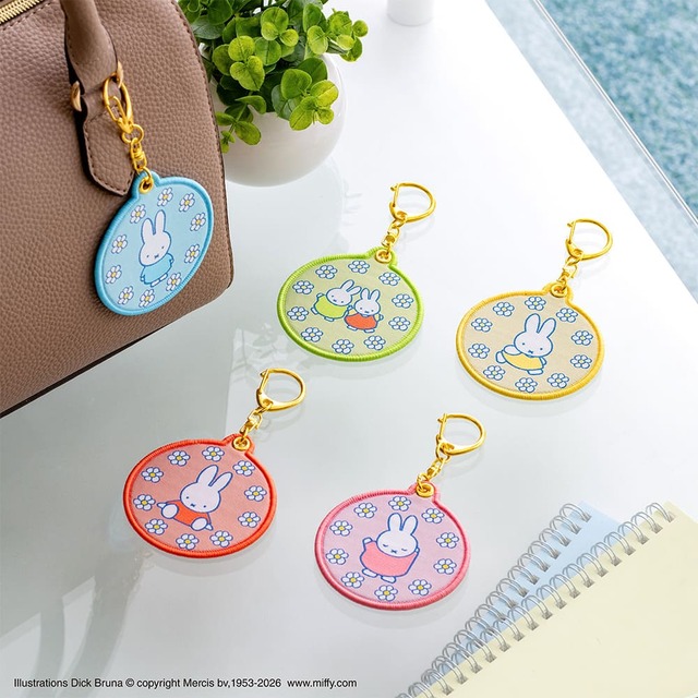 【タイトーくじ ミッフィー Pastel Flower Collection】F賞：ワッペンキーホルダー／春らしいパステルカラーとお花がポイントの、大きめワッペンキーホルダー