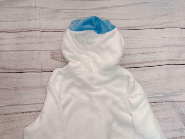 後ろ姿もしっかりハチワレ♪