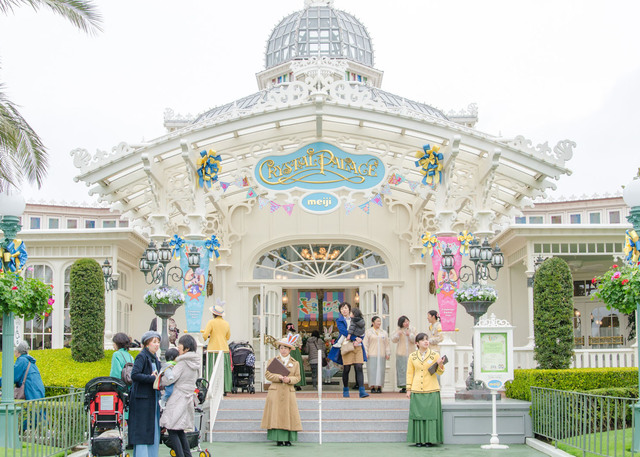 2016年「ディズニー・イースター」デコレーション｜東京ディズニーランド「クリスタルパレス・レストラン」