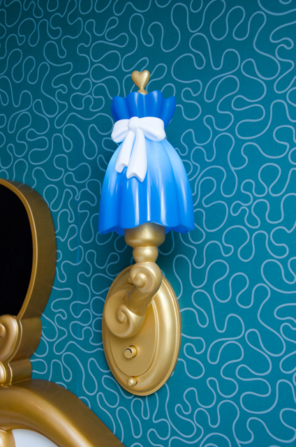 東京ディズニーランドホテル「ディズニーふしぎの国のアリスルーム」©Disney