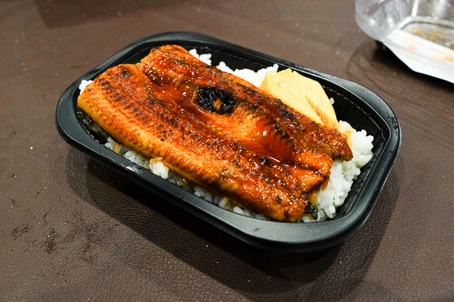 会場内では、うな重が350バーツ（1,100円）で販売するなど、日本食も販売していました。