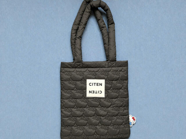 CITEN × Hello Kittyひょっこりタグが可愛いふわふわキルティングトート 表