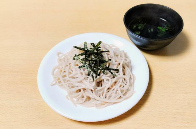 【柄木田製粉　信州七割更科そば　200g×5袋　1098円】更科そばらしい麺の白さと、ほのかな甘みが印象的