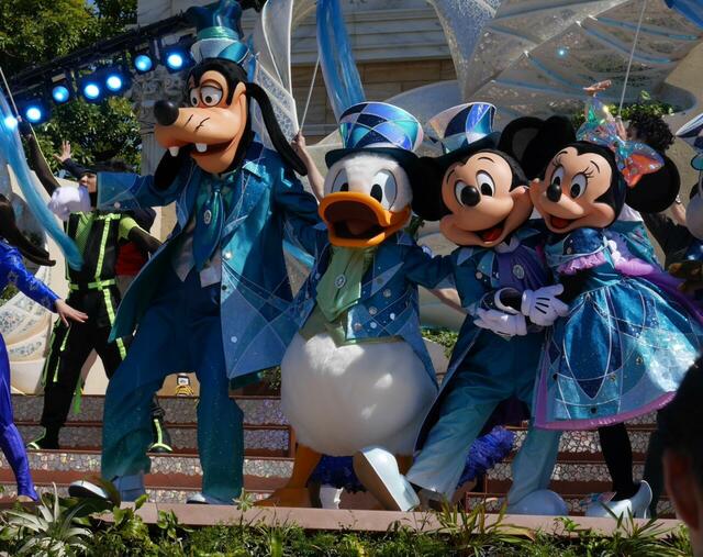 「東京ディズニーシー　25周年“スパークリング・ジュビリー”」ダンス・ザ・グローブ！