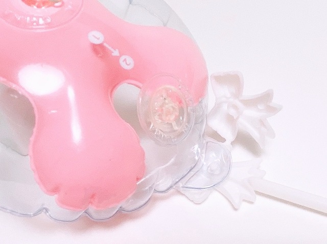 チェーン用の穴にはめます