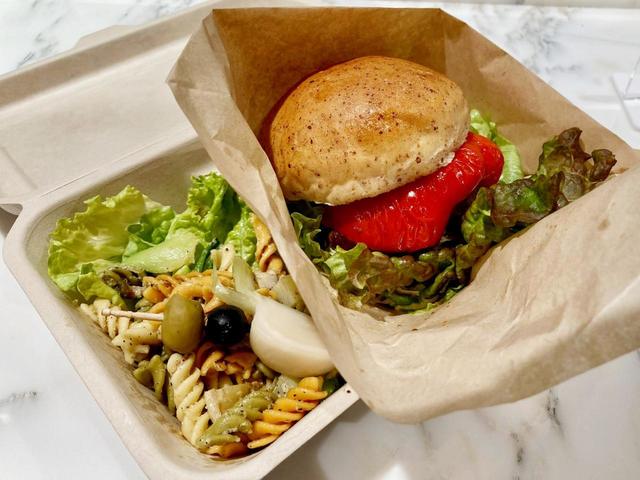 ボリュームたっぷりなシゲルキッチンのPaprika（クロ）