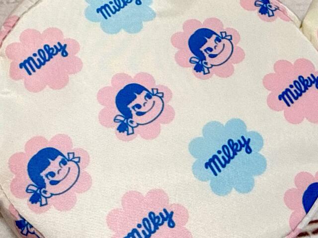 ミルキーの包み紙を思わせる柄がプリントされており、悶絶級のかわいさ!
