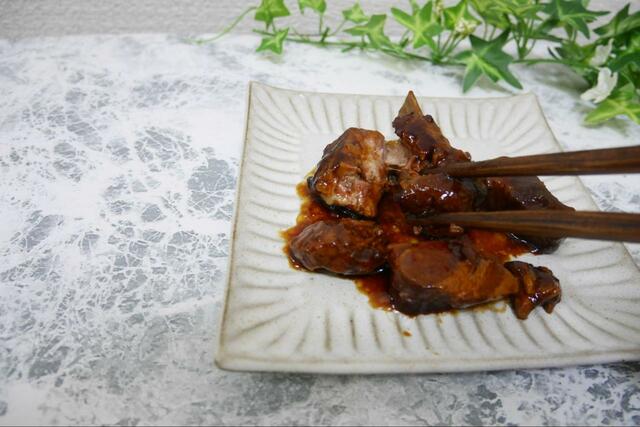 【カルディ 上海風スペアリブ】お箸で崩れるやわらかさ