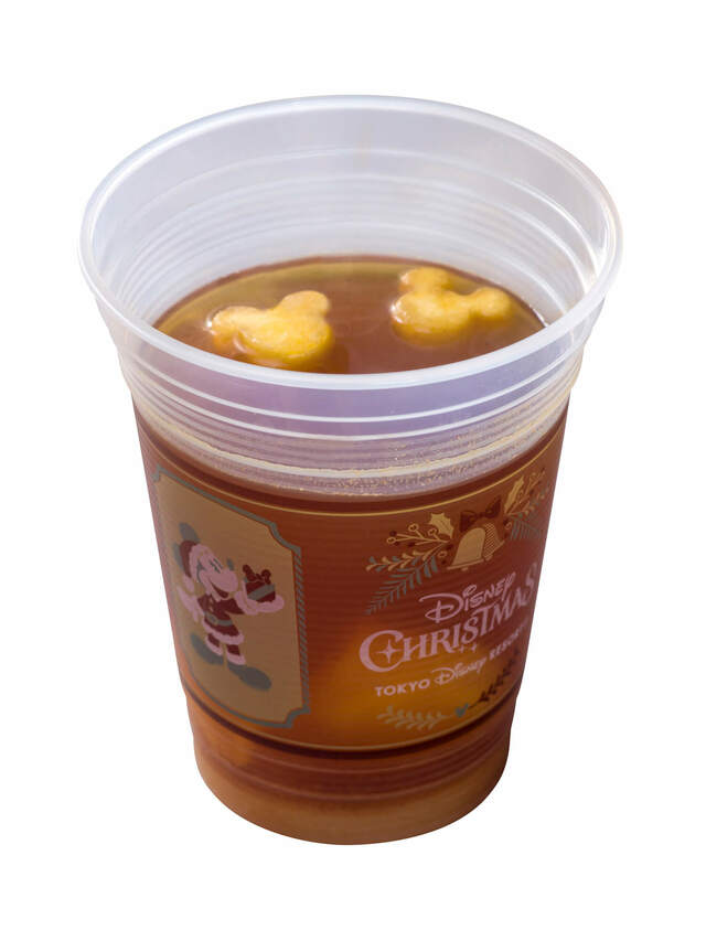 ホットアップルジンジャードリンク 700円｜東京ディズニーリゾート「ディズニー・クリスマス」スペシャルメニュー｜販売店舗：東京ディズニーランド「ザ・ガゼーボ」、東京ディズニーシー「ベイサイド・テイクアウト」｜発売日：2024年11月8日（金）〜12月25日（水）