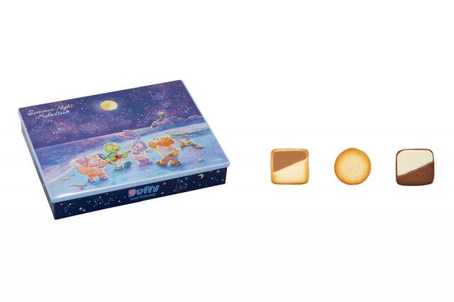 アソーテッド・クッキー 1,600円｜内容量：18枚［ソルトクッキー6枚、ホワイトチョコレートサンドココアクッキー6枚、チョコレートサンドクッキー6枚］｜「ダッフィー＆フレンズのサマーナイト・メロディー」スペシャルグッズ｜東京ディズニーリゾート40周年“ドリームゴーラウンド”｜発売日：2023年7月3日（月）｜販売店舗：東京ディズニーシー「マクダックス・デパートメントストア」