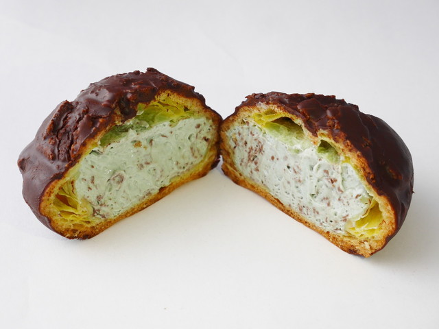 ＜ファミリーマート・サークルKサンクス＞ 「チョコミントクッキーシュー」150円（税込）