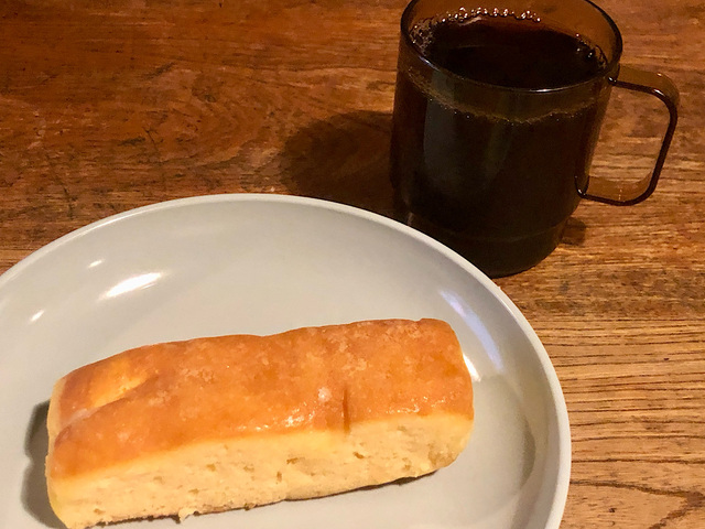 【無印良品 不揃いベイクドチーズケーキ】チーズケーキとコーヒーの相性が抜群で幸せタイムを満喫しました