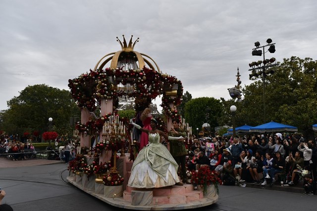 映画『プリンセスと魔法のキス』よりティアナと王子ナヴィーン