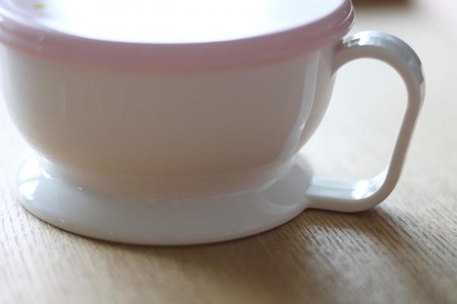 たおれにくいランチボウル／100円