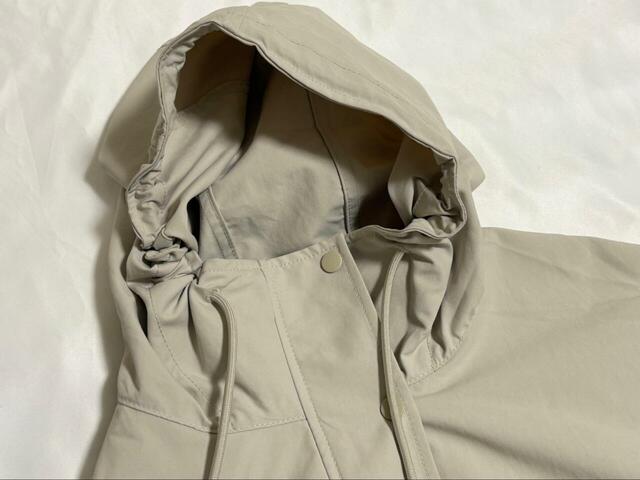 【ユニクロ コットンブレンドショートパーカ】フードはフィット感を調節可能!